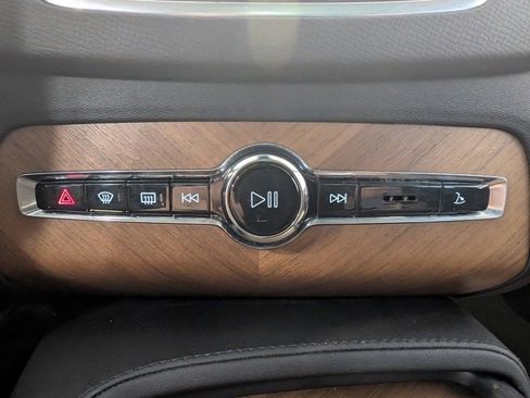 Used 2023 Volvo XC90 B5 Plus w/ Protection Package Premier image 19