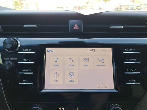 Used 2019 Toyota Camry L image 21