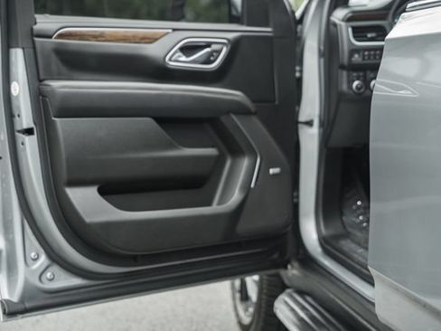 Used 2024 Chevrolet Tahoe Premier AWD/4WD image 41