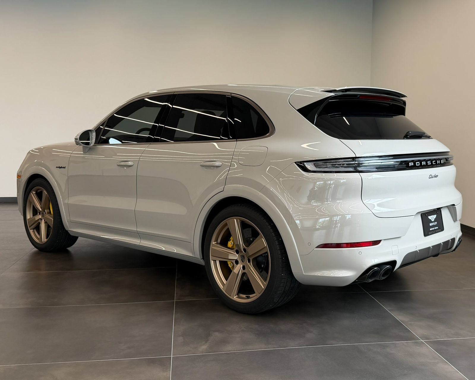 Used 2025 Porsche Cayenne Turbo AWD/4WD image 7
