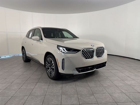 Used 2025 BMW X3 xDrive30i AWD/4WD image 7