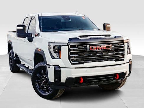 Used 2025 GMC Sierra 2500 AT4 image 2