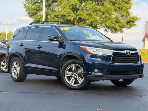 Used 2016 Toyota Highlander Limited FWD image 2