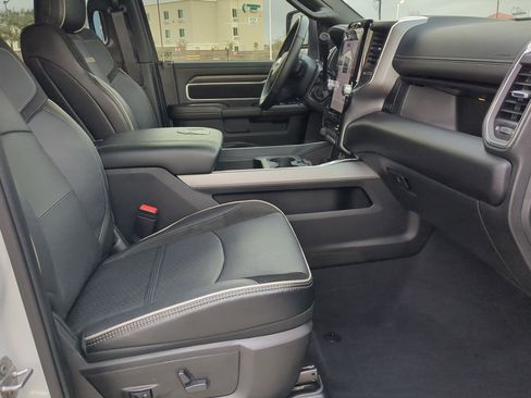 Used 2024 RAM 3500 Laramie w/ Night Edition image 32