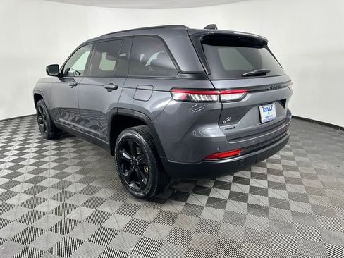 Certified 2023 Jeep Grand Cherokee Altitude image 4