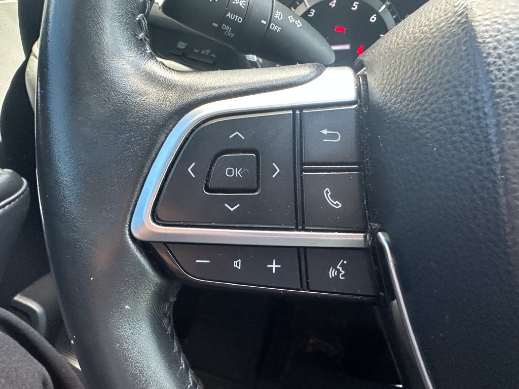 Used 2021 Toyota Highlander XLE AWD/4WD image 21