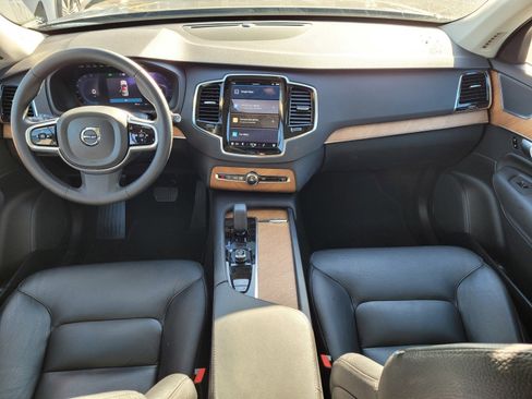 Certified 2023 Volvo XC90 B5 Plus w/ Protection Package Premier image 13