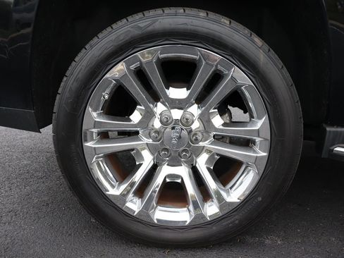 Used 2018 GMC Yukon SLT w/ Premium Edition image 45