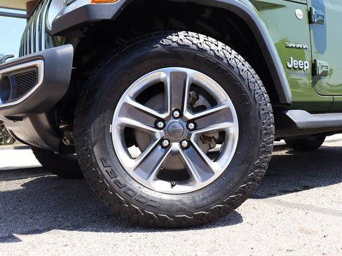 Used 2020 Jeep Wrangler Unlimited Sahara AWD/4WD image 5