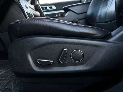 Used 2017 Ford Explorer Sport w/ Equipment Group 401A AWD/4WD image 28