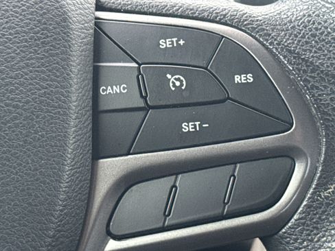Used 2020 Jeep Cherokee Latitude FWD image 19