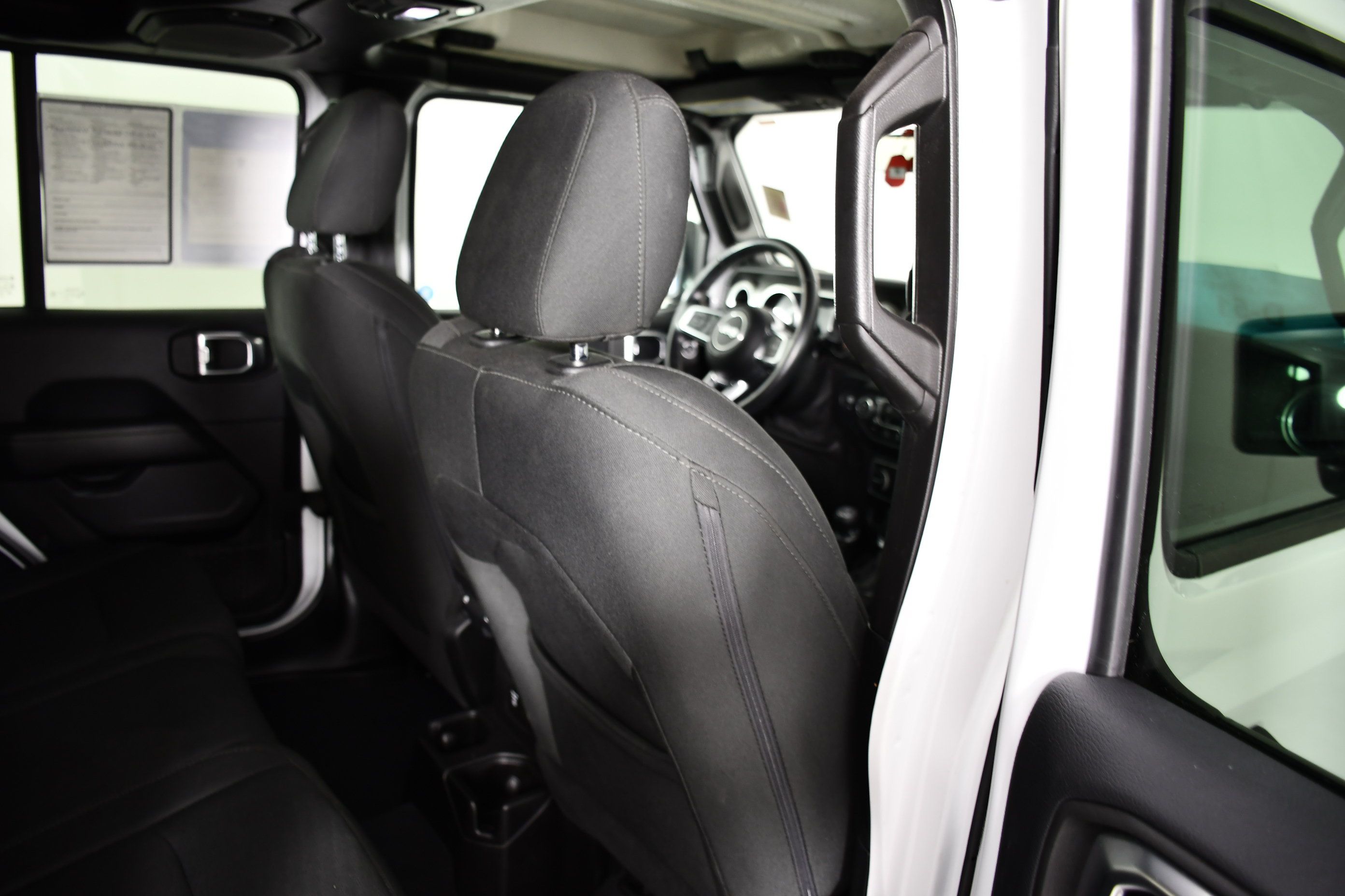 Used 2018 Jeep Wrangler Unlimited Sahara AWD/4WD image 42