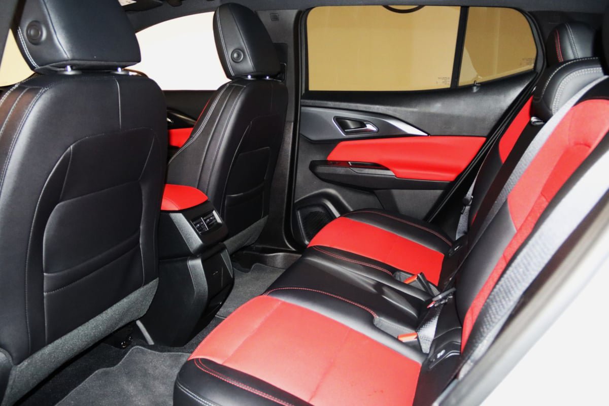 Used 2025 Chevrolet Equinox EV RS FWD image 58