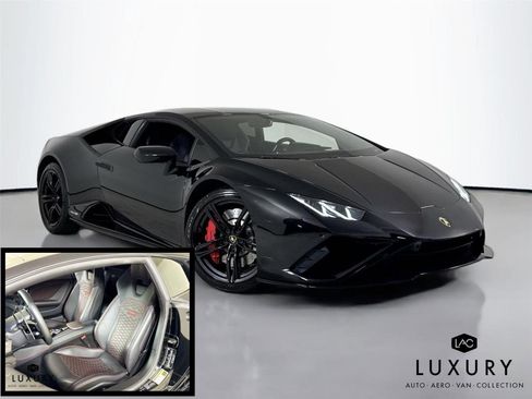 Used 2021 Lamborghini Huracan EVO image 2
