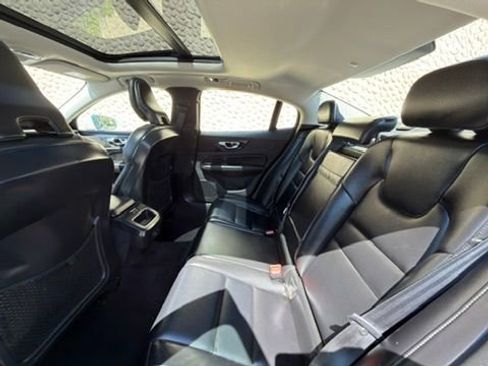 Used 2021 Volvo S60 T6 Momentum w/ Protection Package Premier AWD/4WD image 24