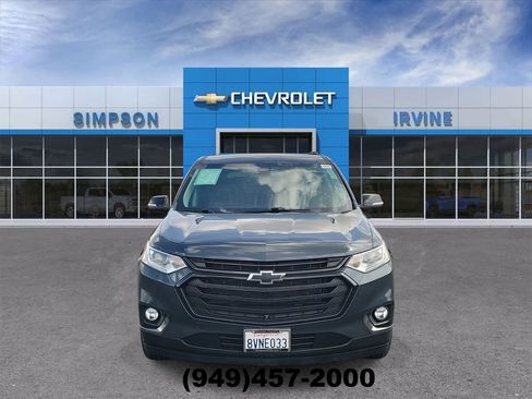 Used 2021 Chevrolet Traverse LT w/ LT Premium Package FWD image 3