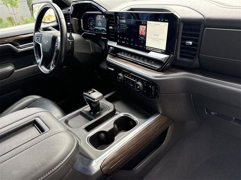 Used 2022 Chevrolet Silverado 1500 LT Trail Boss w/ Convenience Package II image 27