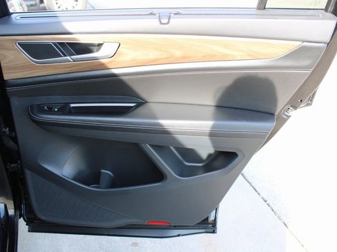 Certified 2024 Volkswagen Atlas SE image 23