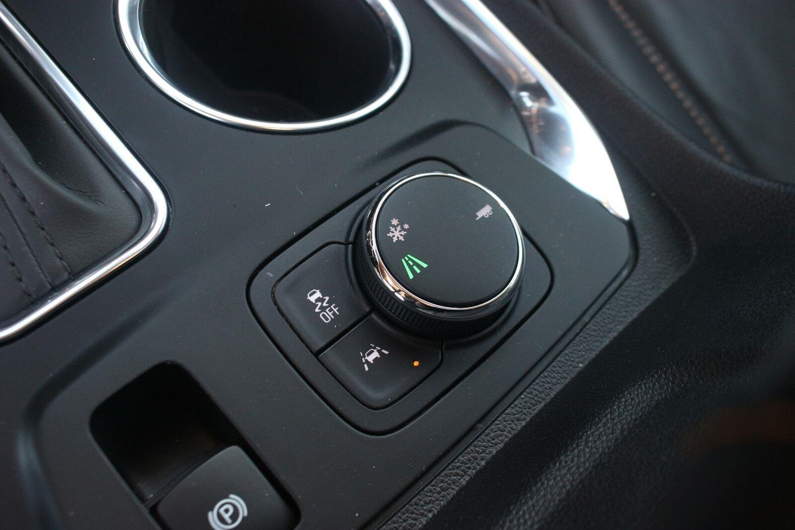 Used 2021 Chevrolet Traverse Premier w/ Redline Edition FWD image 24