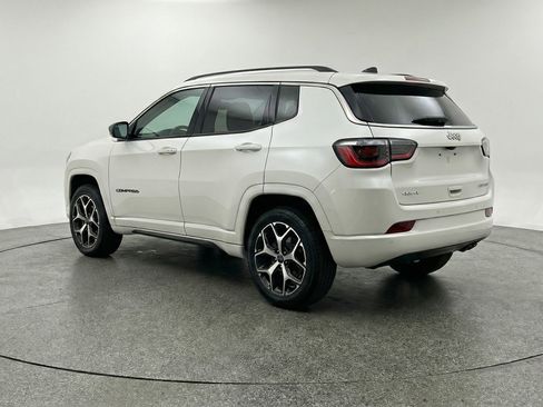 Used 2025 Jeep Compass Limited image 6