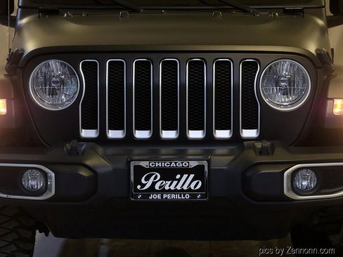 Used 2019 Jeep Wrangler Unlimited Sahara w/ Uconnect 4C Nav & Sound Group AWD/4WD image 6