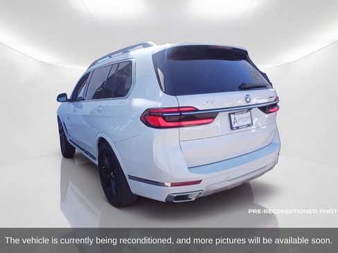 Used 2026 BMW X7 xDrive40i AWD/4WD image 8