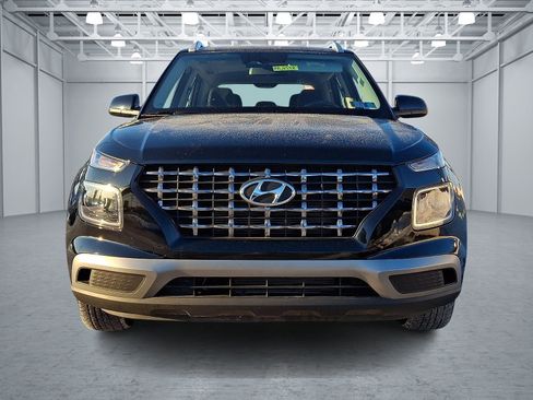 Used 2025 Hyundai Venue SEL image 2