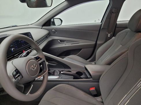 Used 2021 Hyundai Elantra SEL image 17