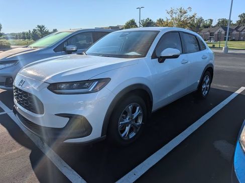 Used 2023 Honda HR-V LX image 2