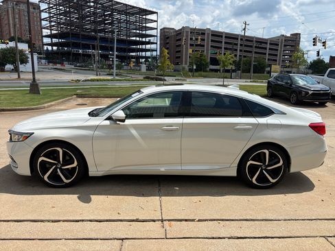Used 2019 Honda Accord Sport image 5