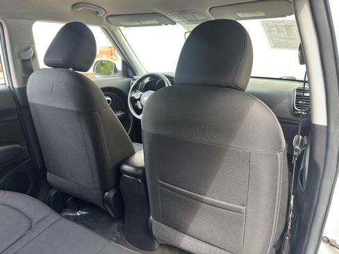 Used 2016 Kia Soul + FWD image 28