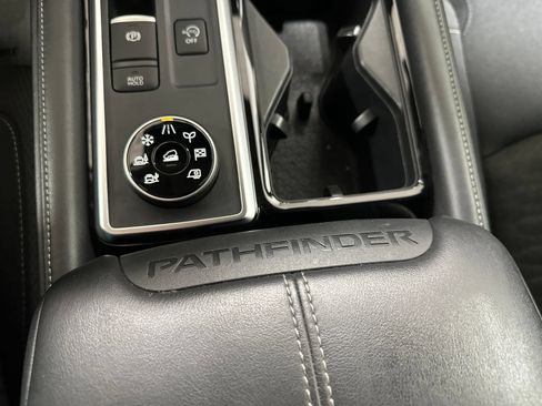 Used 2025 Nissan Pathfinder SV AWD/4WD image 58