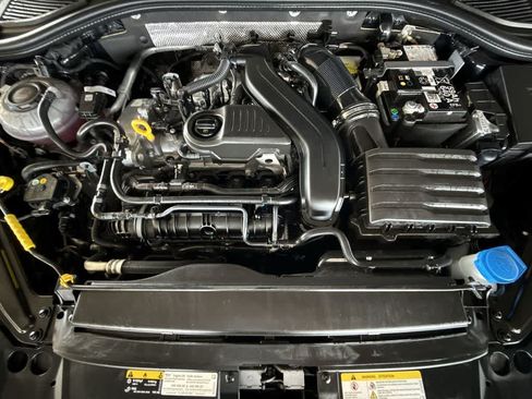 Used 2025 Volkswagen Jetta SE FWD image 12