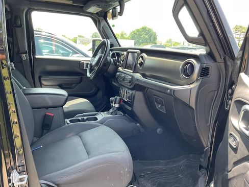 Used 2022 Jeep Wrangler Unlimited Sport AWD/4WD image 12
