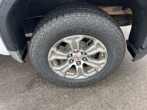 Used 2025 GMC Sierra 1500 SLT image 12