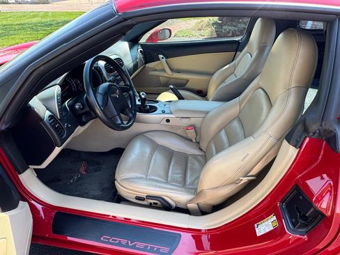 Used 2005 Chevrolet Corvette Coupe w/ Preferred Equipment Group image 12