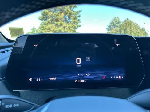 Used 2024 Chevrolet Traverse Z71 AWD/4WD image 39