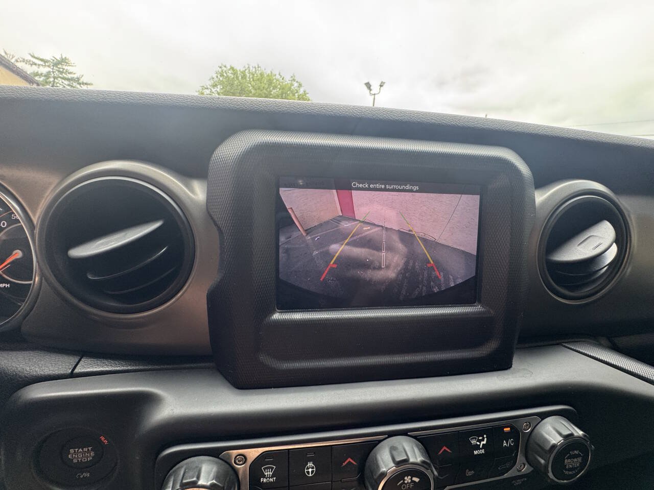 Used 2018 Jeep Wrangler Unlimited Sport S AWD/4WD image 35
