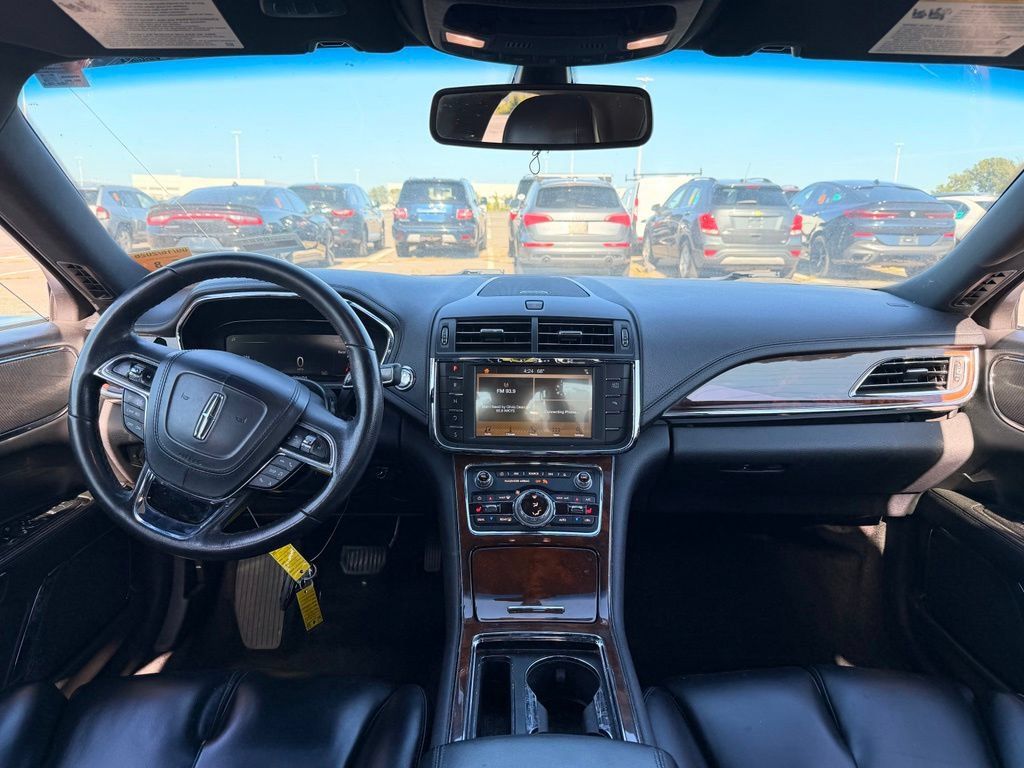 Used 2018 Lincoln Continental Premiere AWD/4WD image 19