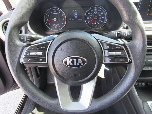 Used 2021 Kia Forte LXS image 18