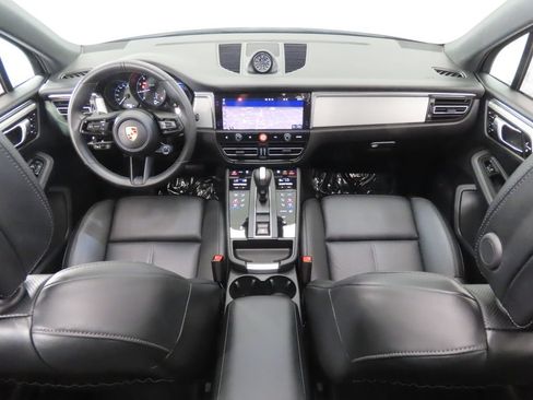 Certified 2026 Porsche Macan AWD/4WD image 14