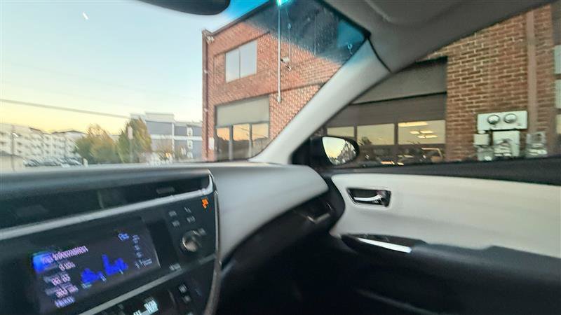 Used 2014 Toyota Avalon XLE Touring FWD image 33