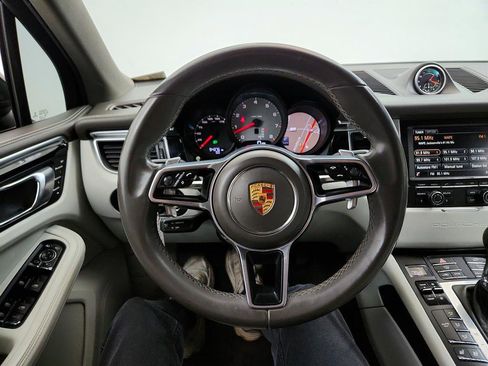 Used 2016 Porsche Macan S image 16