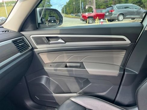 Used 2022 Volkswagen Atlas SE w/ Panoramic Sunroof Package FWD image 31