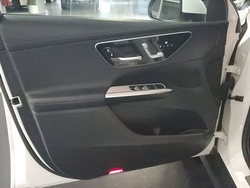 Used 2024 Mercedes-Benz GLC 300 image 20