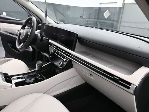 Certified 2025 Hyundai Tucson SEL FWD image 11