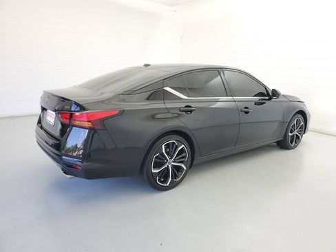 Used 2024 Nissan Altima 2.5 SR FWD image 5