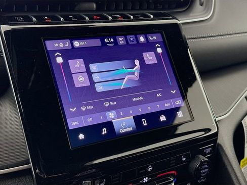 New 2025 Jeep Grand Cherokee Altitude image 15