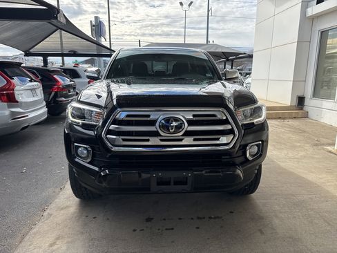 Used 2019 Toyota Tacoma Limited image 8