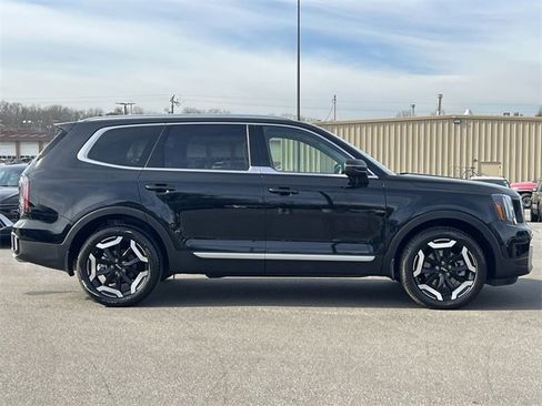 Used 2025 Kia Telluride EX w/ EX Captain's Chair Package image 44